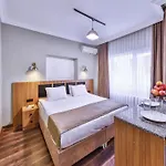 Hotel Ongalata *
